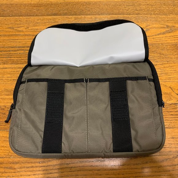 Timbuktu lg tablet/xs laptop bag - Picture 3 of 7